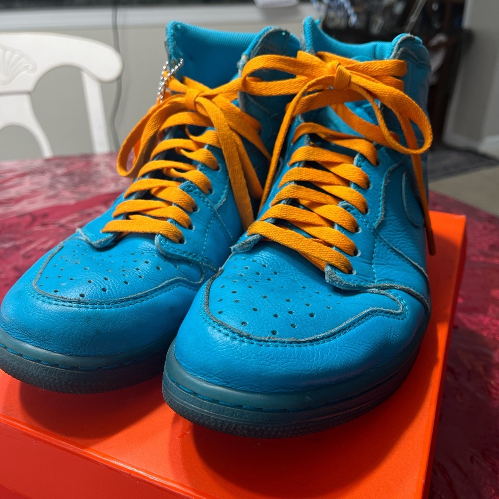 Nike Air Jordan Lagoon Gatorade Lagoon Blue High-Top Sneakers with Orange Laces